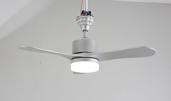 À télécommande argenté de couleur de fan de plafond de Dimmable LED de 42 pouces suspendu monté