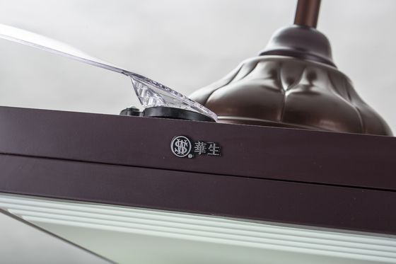 Brown lumière escamotable de fan de plafond de bâti affleurant de 70 watts avec 5250lm à distance