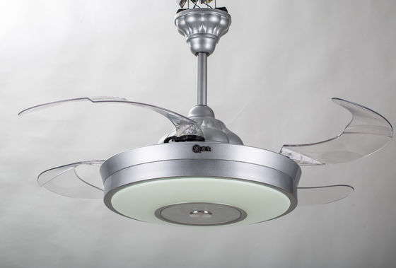 la fan de plafond de fantaisie de 6000K 3600lm allume la fan de plafond pliante argentée avec des lames de sortie de bruit