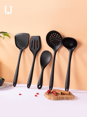 La CEE de LFGB silicone de 7 morceaux faisant cuire l'ensemble/l'ensemble d'ustensiles cuisine de silicone