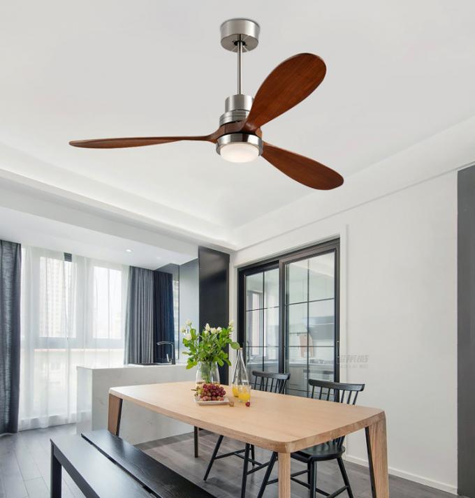 L'hôtel à la maison de décoration a adapté la conception aux besoins du client 3 la lame qu'en bois a mené la fan de plafond légère